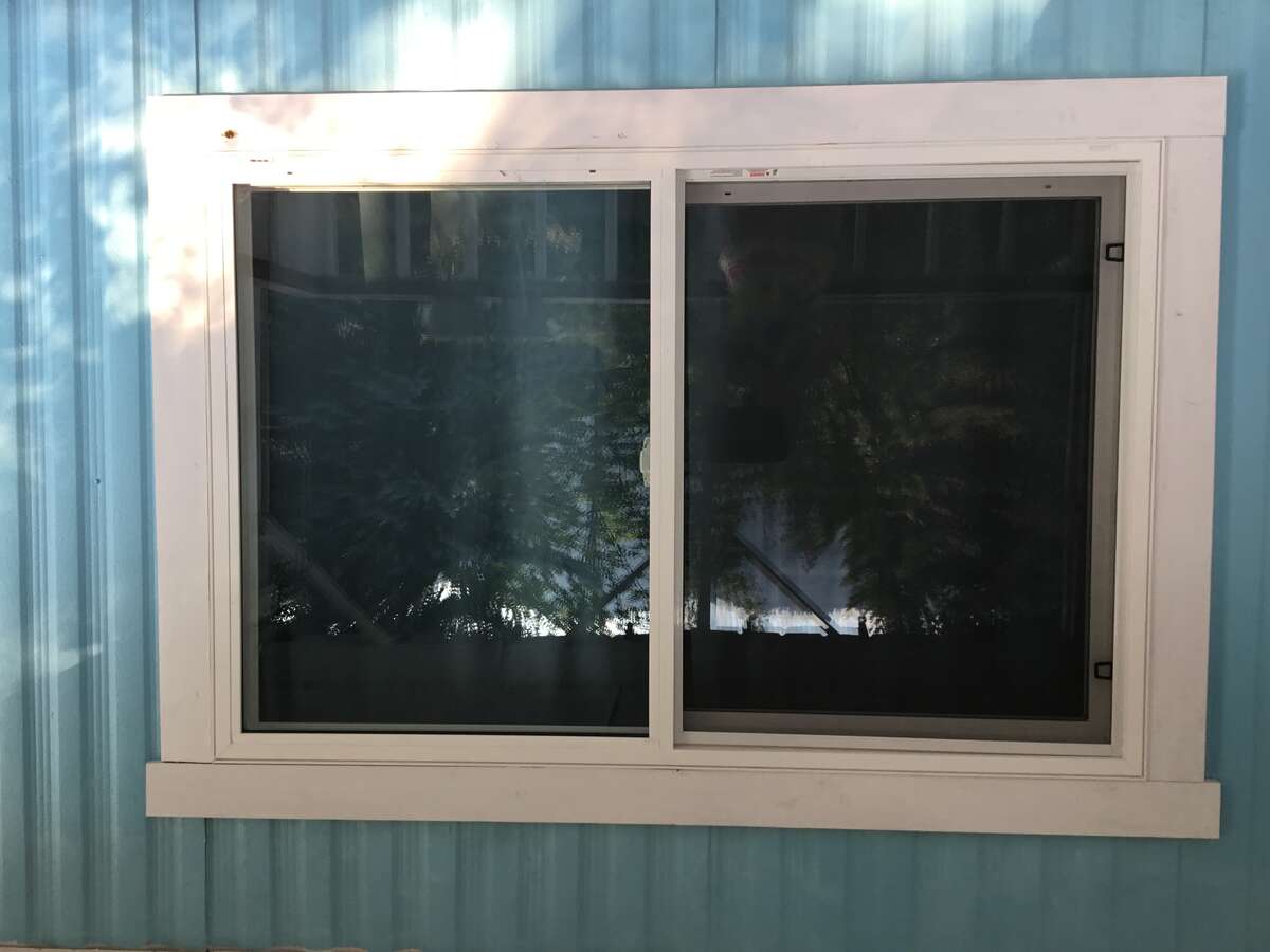 Most windows are new w. new trim.