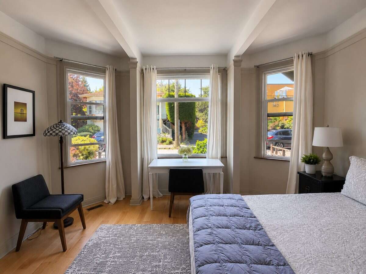 A Rare James Bay Find with Expansive Yard