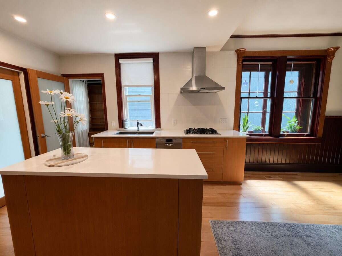A Rare James Bay Find with Expansive Yard