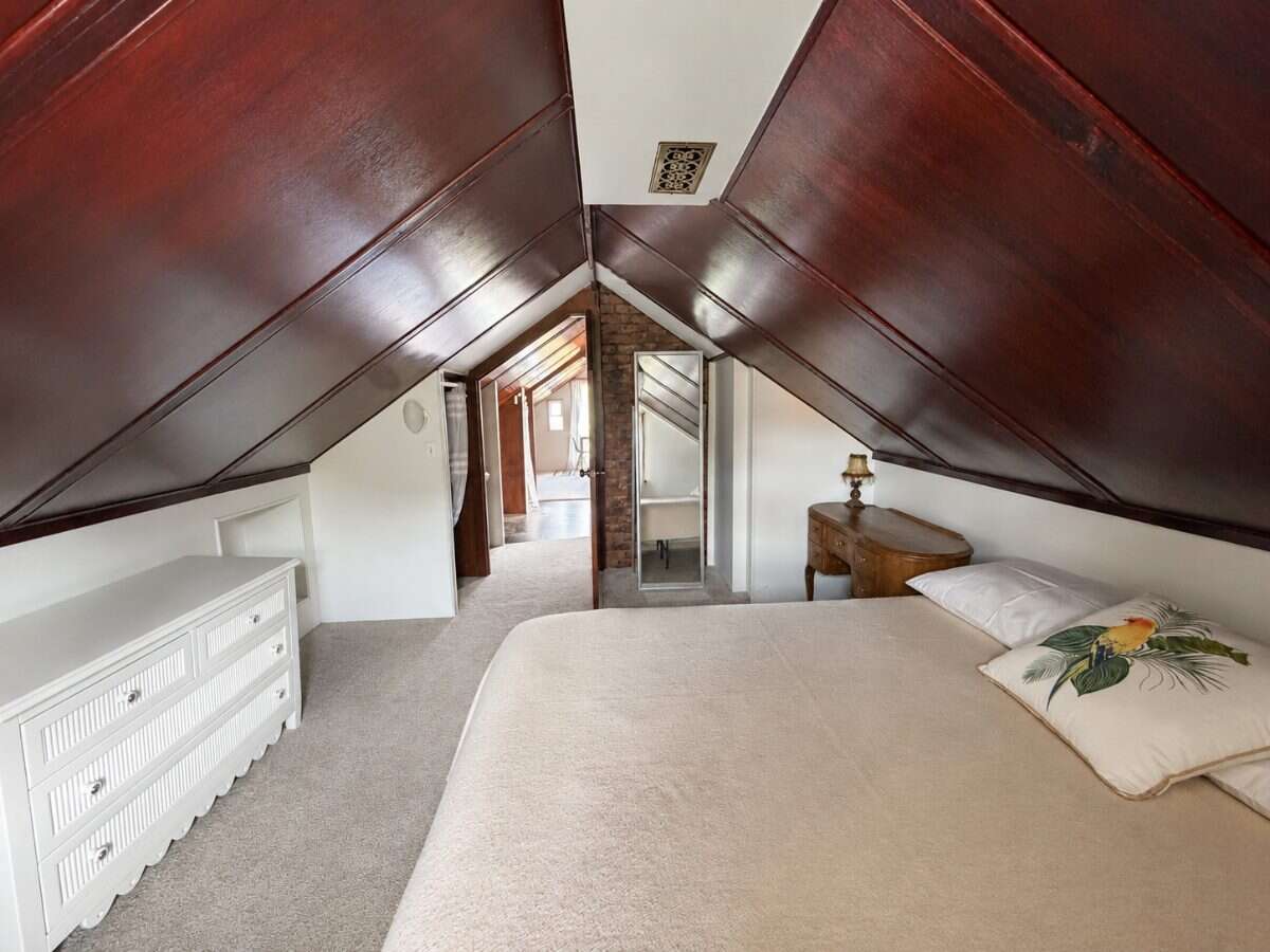 A Rare James Bay Find with Expansive Yard