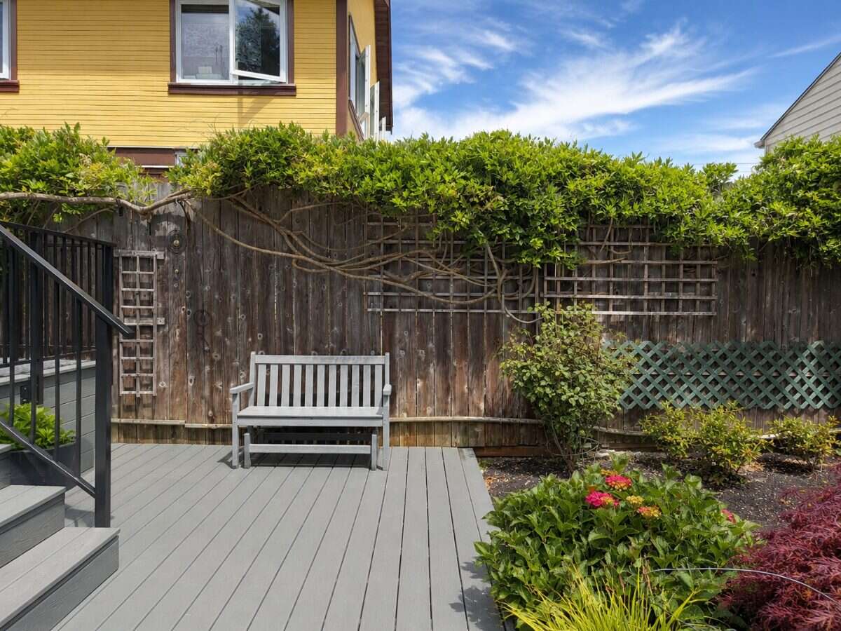 A Rare James Bay Find with Expansive Yard