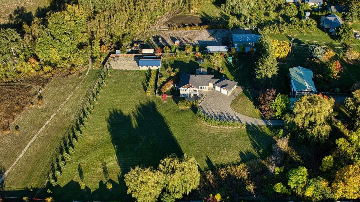 Enjoy acreage living! 