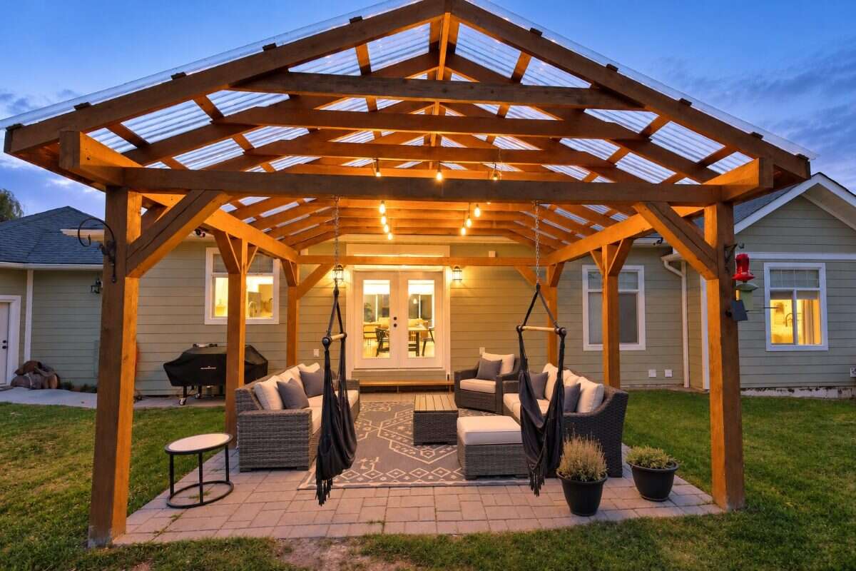 Enjoy acreage living! 