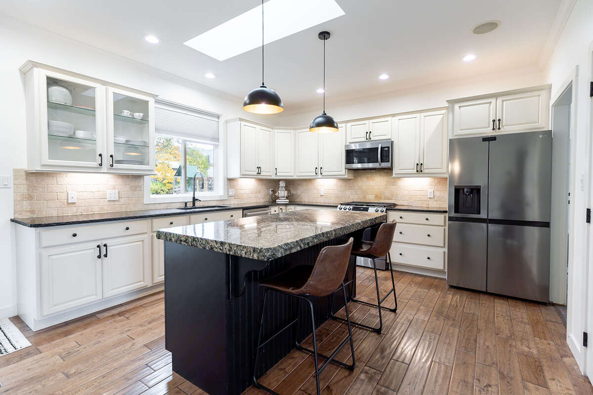 Enjoy acreage living! 