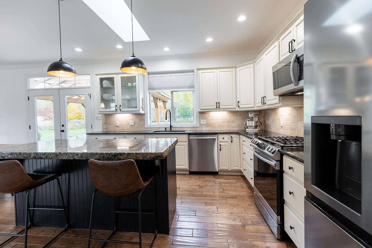 Enjoy acreage living! 