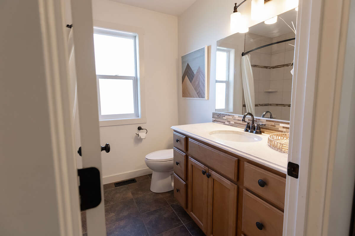 Enjoy acreage living! 