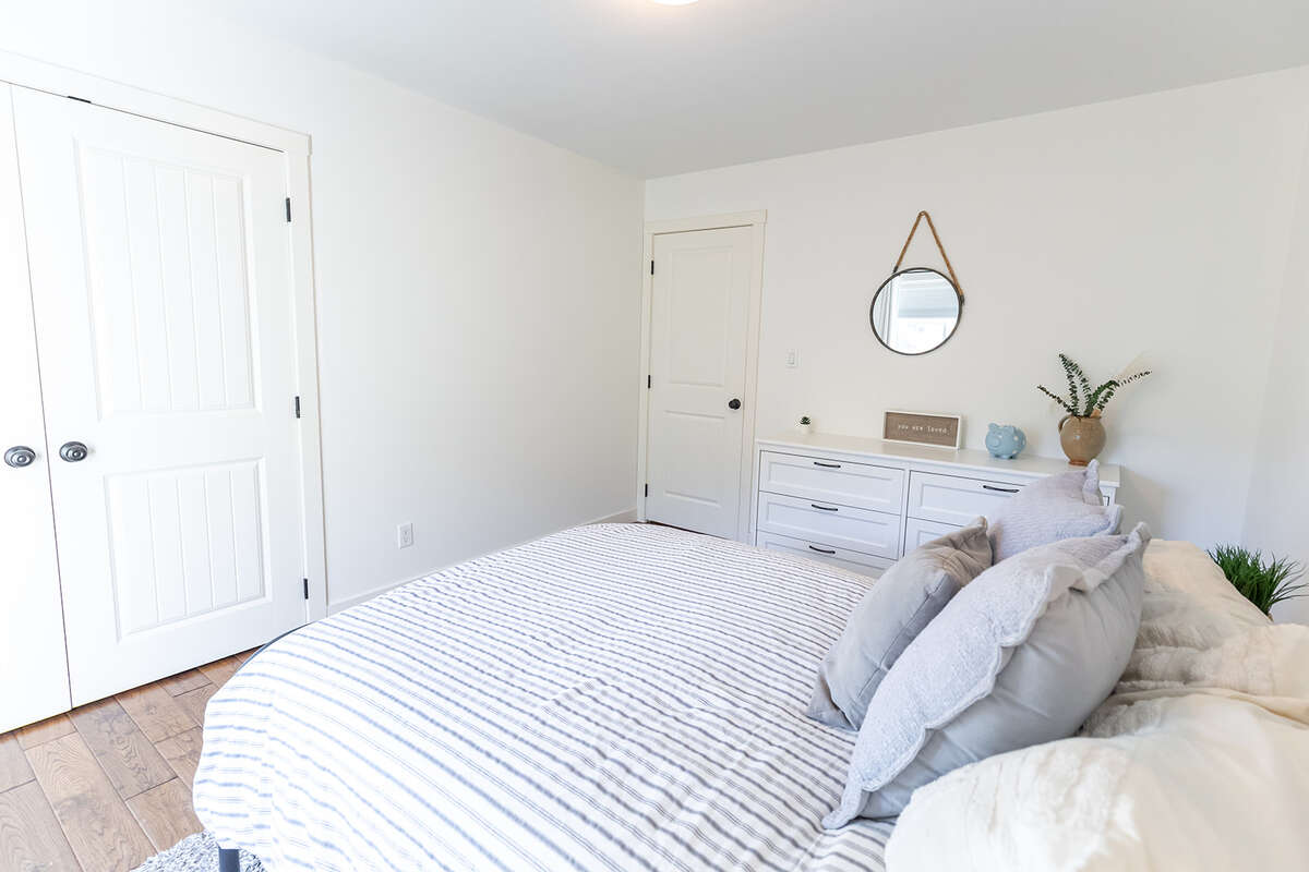 Enjoy acreage living! 