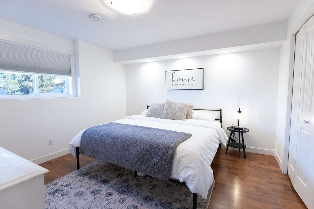 Enjoy acreage living! 
