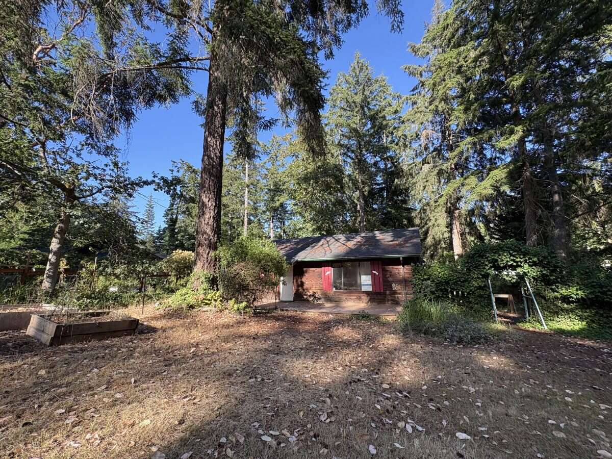 Updated 2-Bedroom Protection Island Home