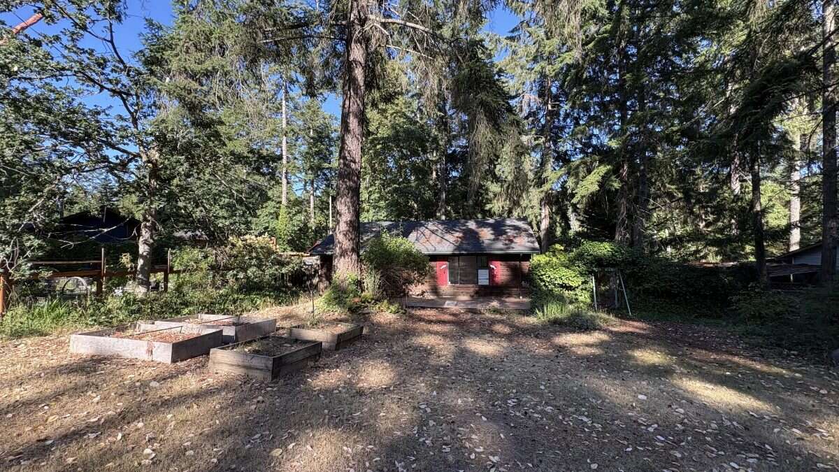Updated 2-Bedroom Protection Island Home