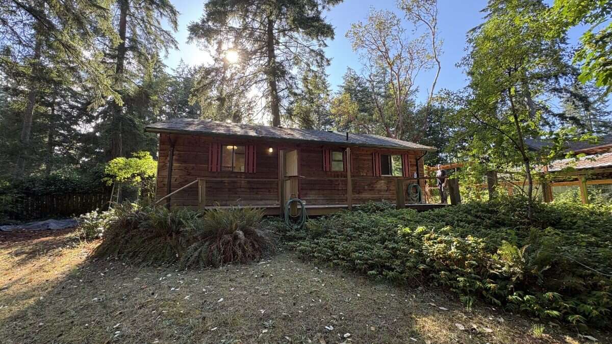 Updated 2-Bedroom Protection Island Home
