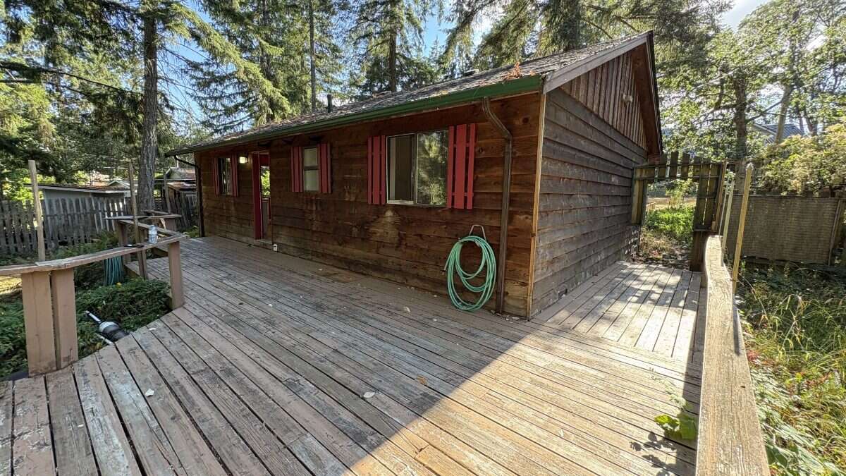 Updated 2-Bedroom Protection Island Home