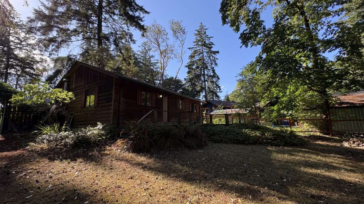 Updated 2-Bedroom Protection Island Home