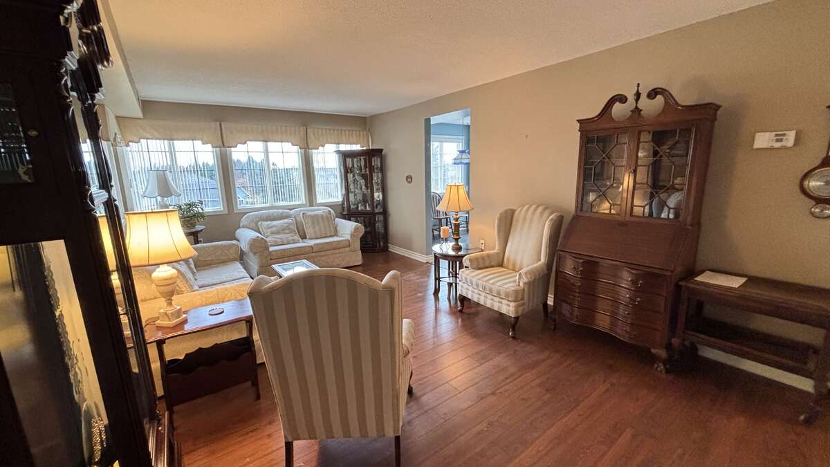 Spacious Corner Unit in Villages of Glancaster