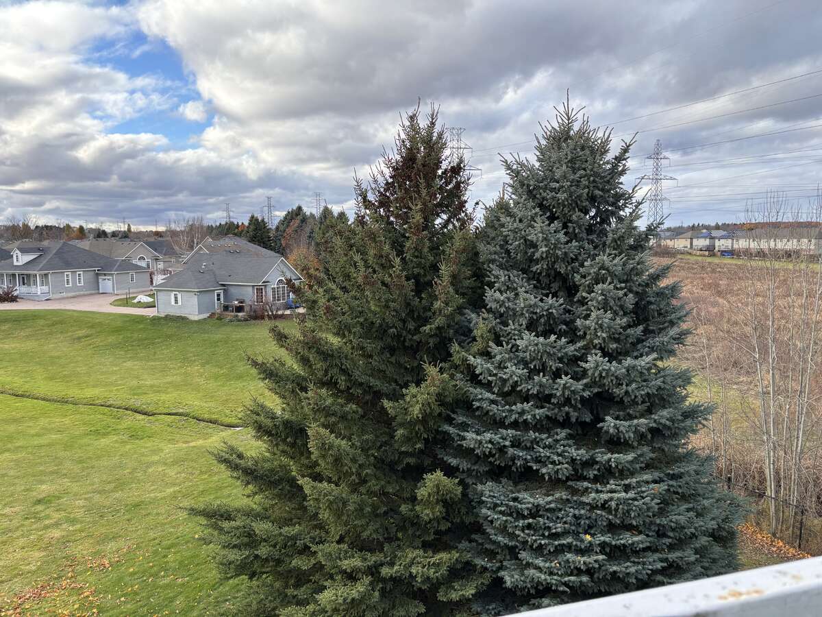 Spacious Corner Unit in Villages of Glancaster
