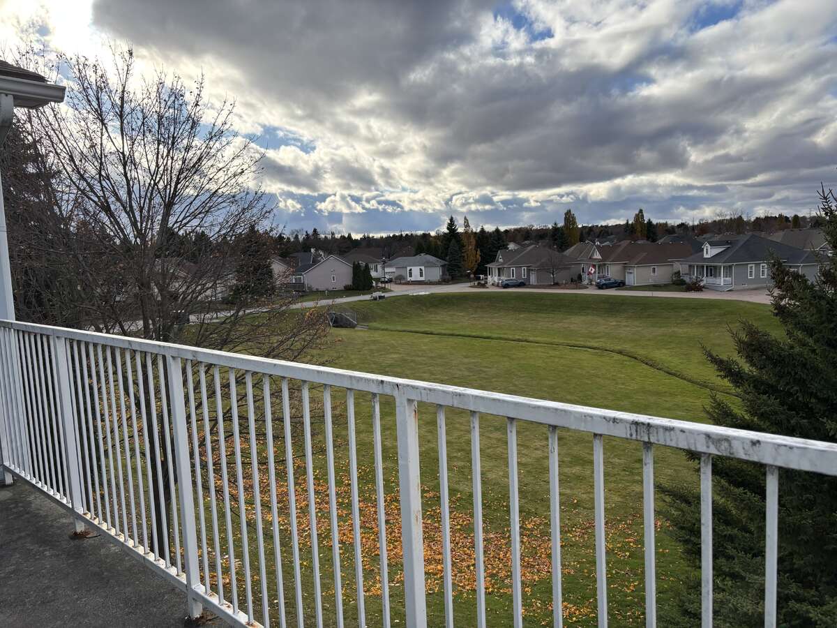 Spacious Corner Unit in Villages of Glancaster