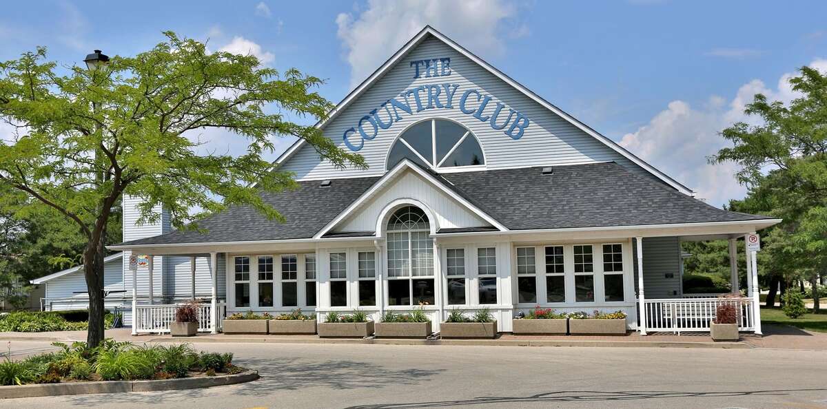 Spacious Corner Unit in Villages of Glancaster