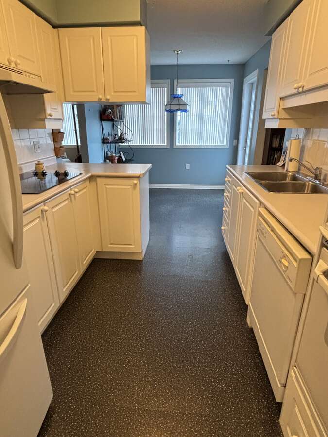 Spacious Corner Unit in Villages of Glancaster