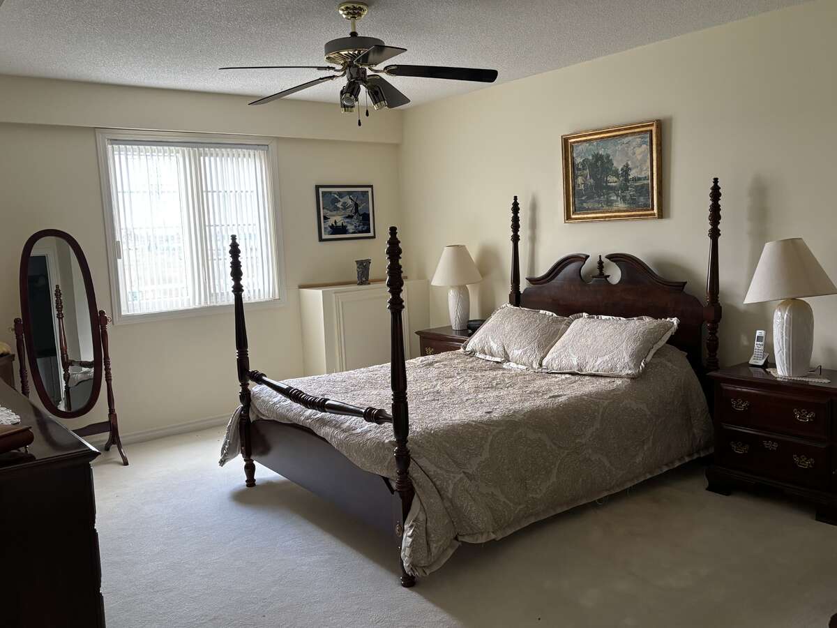 Spacious Corner Unit in Villages of Glancaster
