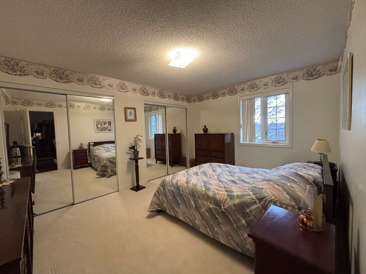 Spacious Corner Unit in Villages of Glancaster
