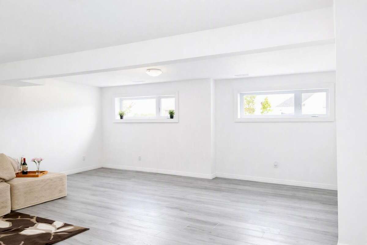 MOVE IN READY 2022 MODERN DETACHEDRAISED BUNGALOW 