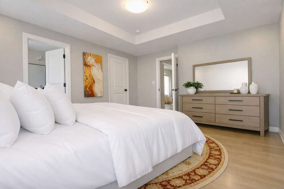 MOVE IN READY 2022 MODERN DETACHEDRAISED BUNGALOW 