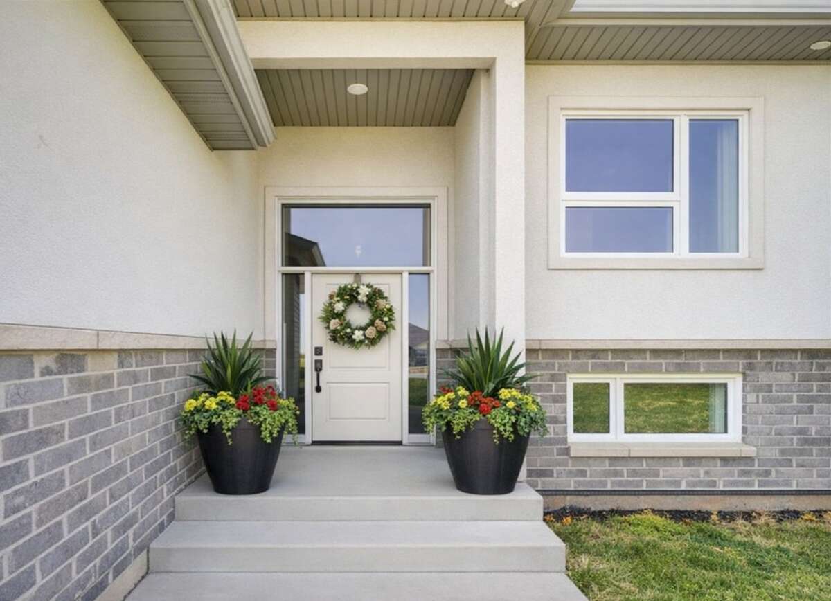 JUST LISTED - 2022 RAISED BUNGALOW