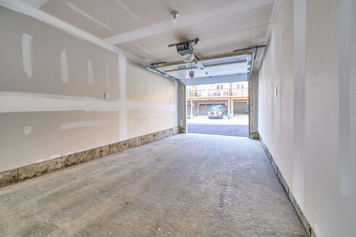 Move-In Ready 3-Bedroom End Unit in Newcastle