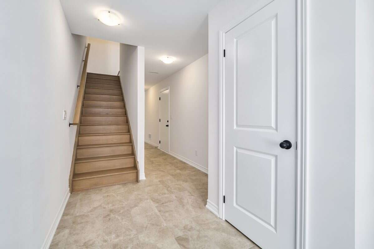 Move-In Ready 3-Bedroom End Unit in Newcastle
