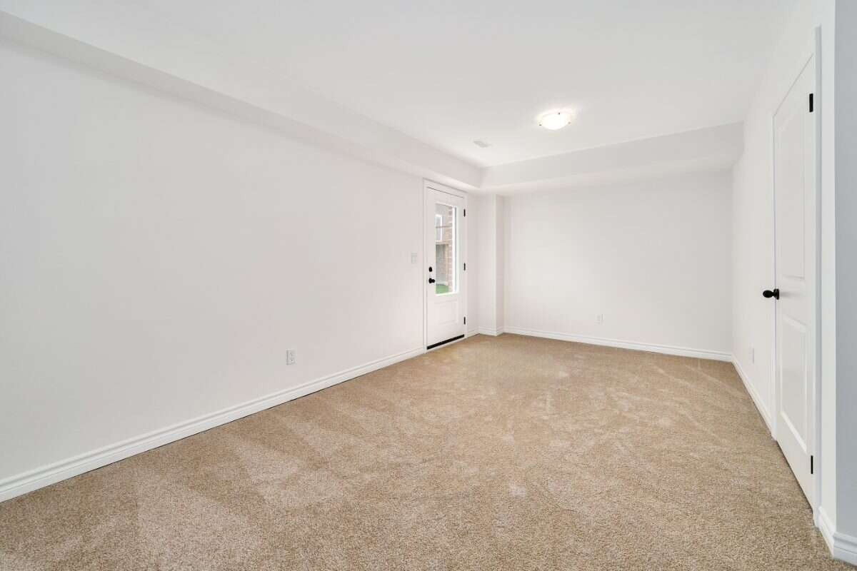 Move-In Ready 3-Bedroom End Unit in Newcastle