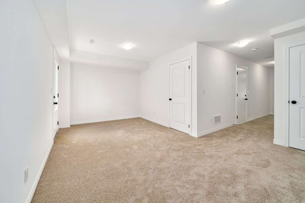 Move-In Ready 3-Bedroom End Unit in Newcastle