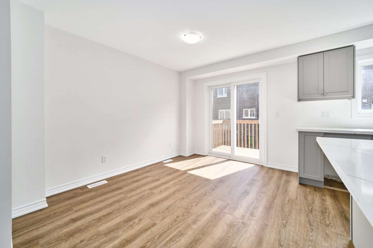 Move-In Ready 3-Bedroom End Unit in Newcastle