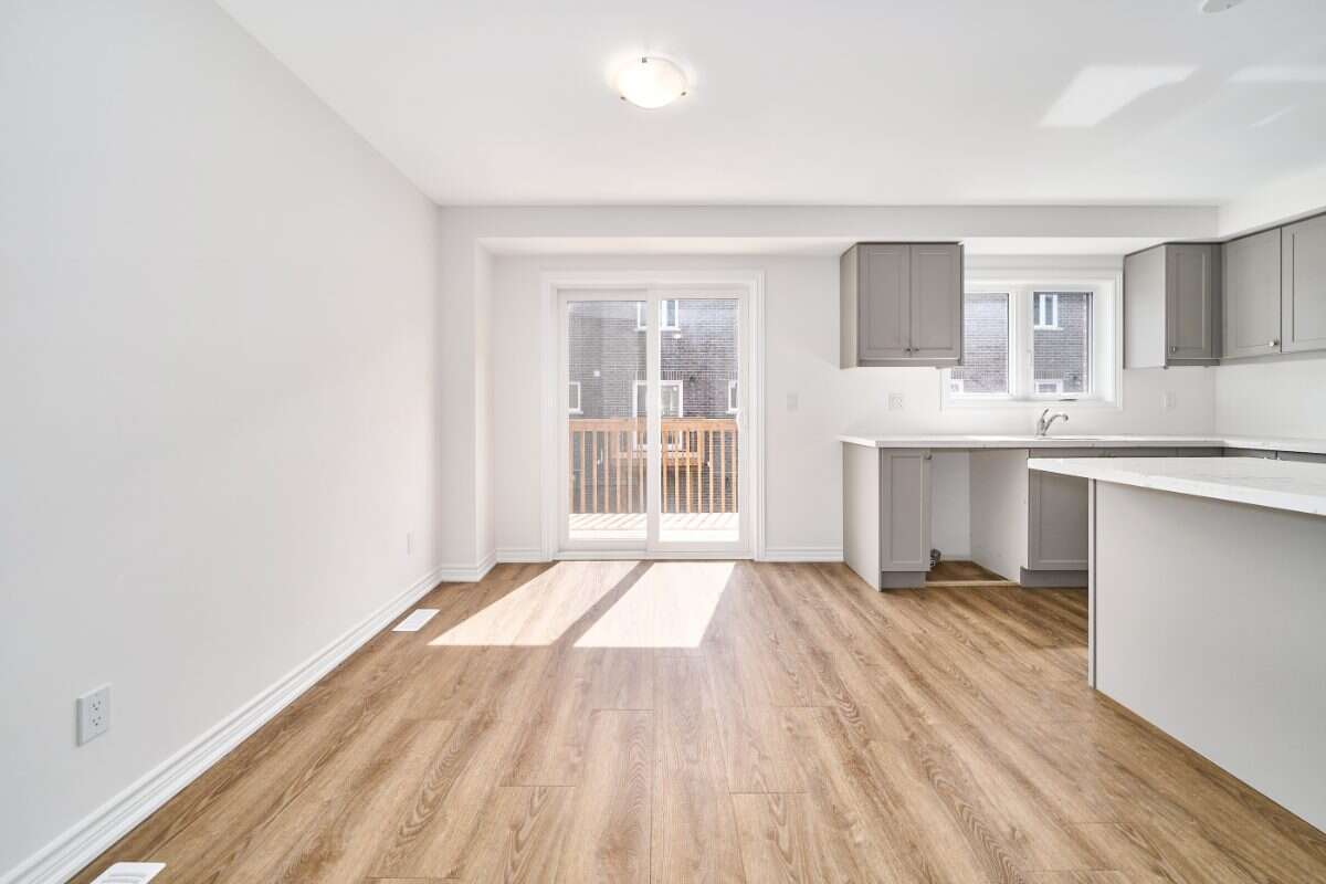 Move-In Ready 3-Bedroom End Unit in Newcastle