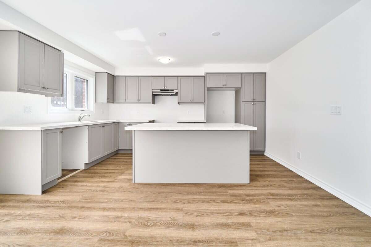 Move-In Ready 3-Bedroom End Unit in Newcastle