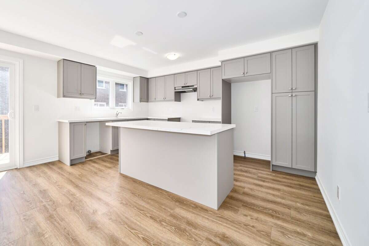 Move-In Ready 3-Bedroom End Unit in Newcastle