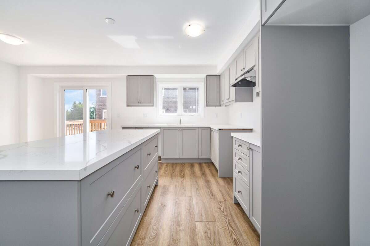 Move-In Ready 3-Bedroom End Unit in Newcastle