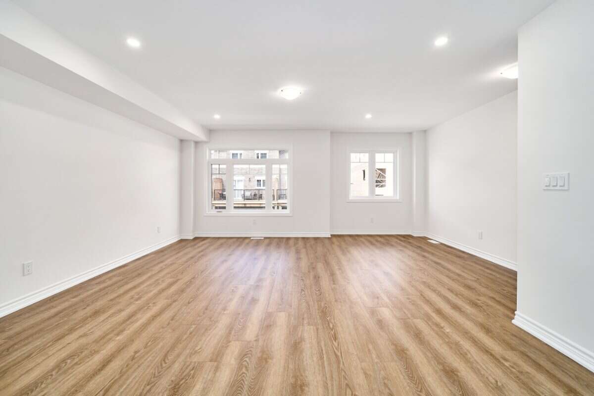 Move-In Ready 3-Bedroom End Unit in Newcastle