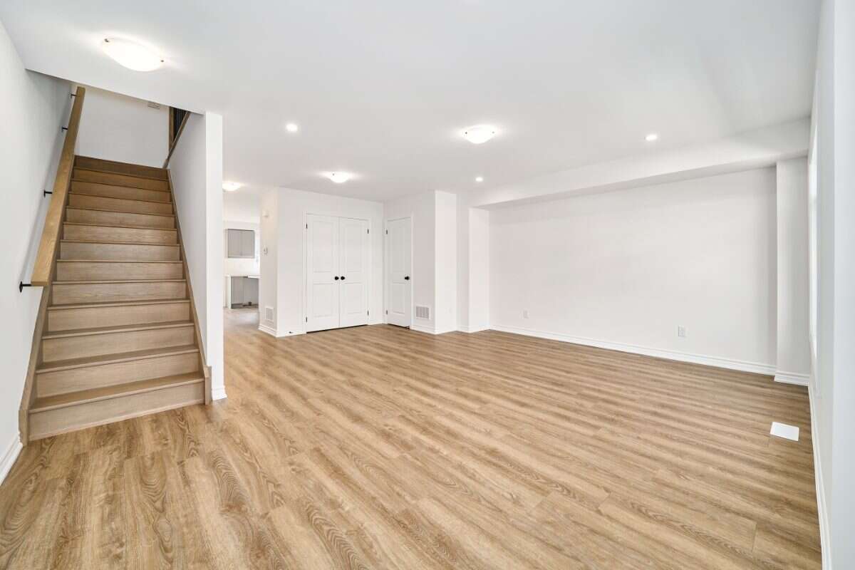 Move-In Ready 3-Bedroom End Unit in Newcastle