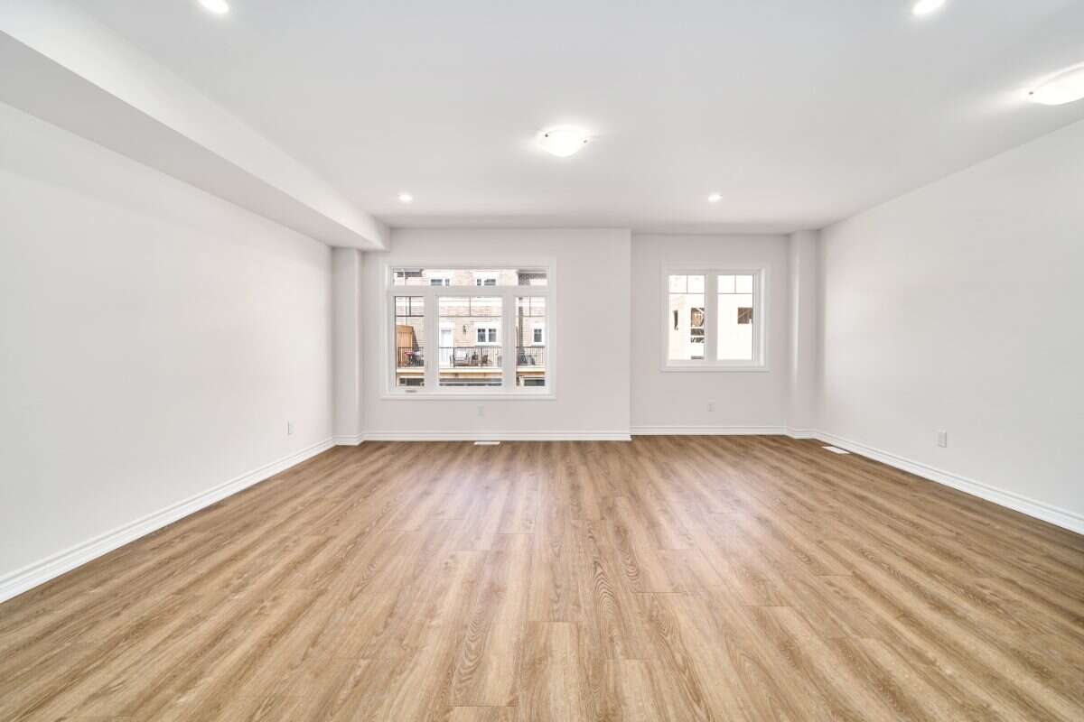 Move-In Ready 3-Bedroom End Unit in Newcastle