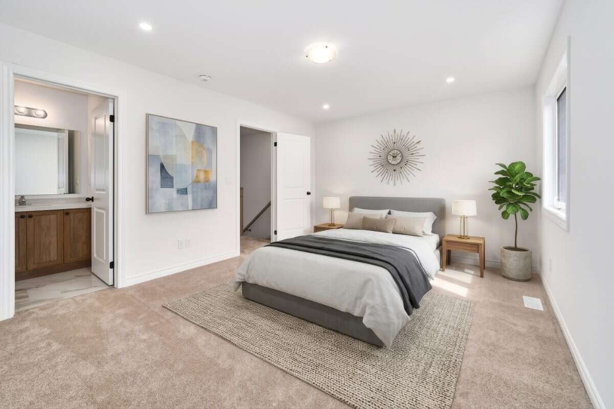 Move-In Ready 3-Bedroom End Unit in Newcastle
