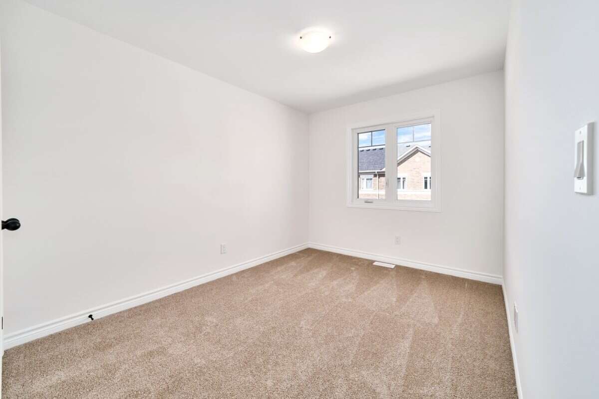 Move-In Ready 3-Bedroom End Unit in Newcastle