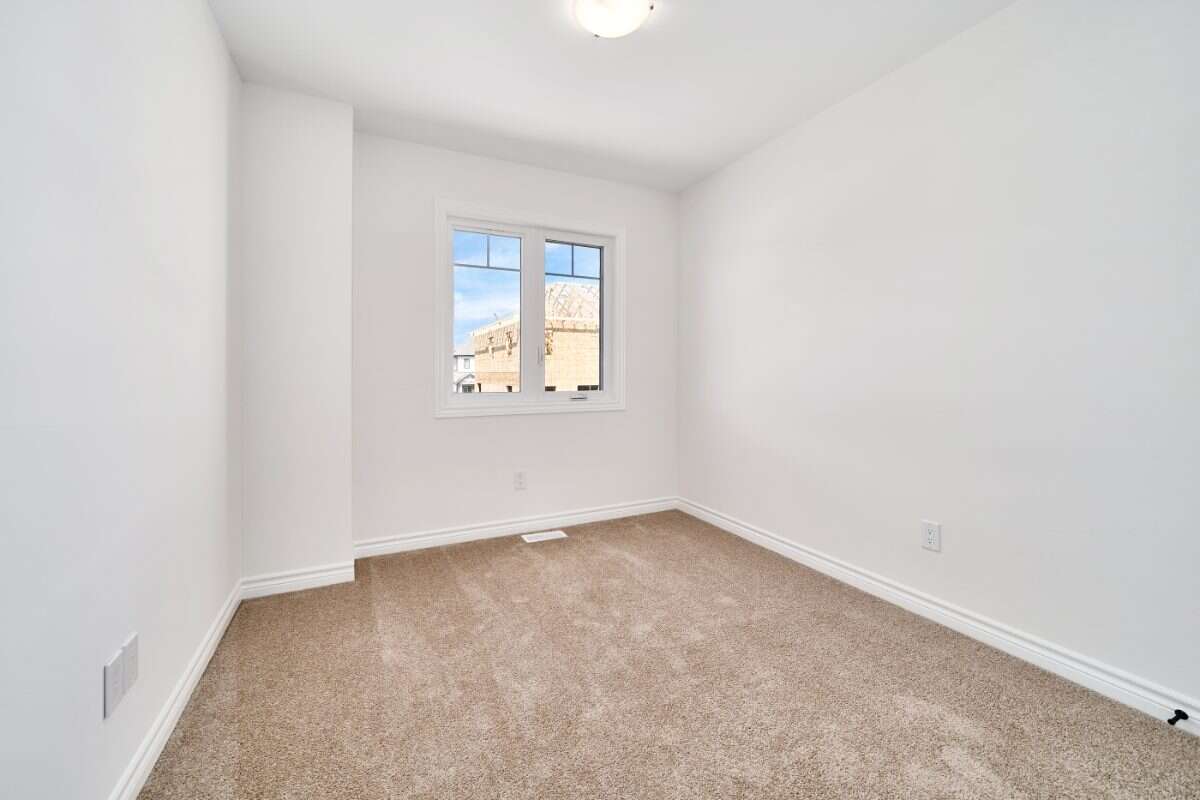 Move-In Ready 3-Bedroom End Unit in Newcastle