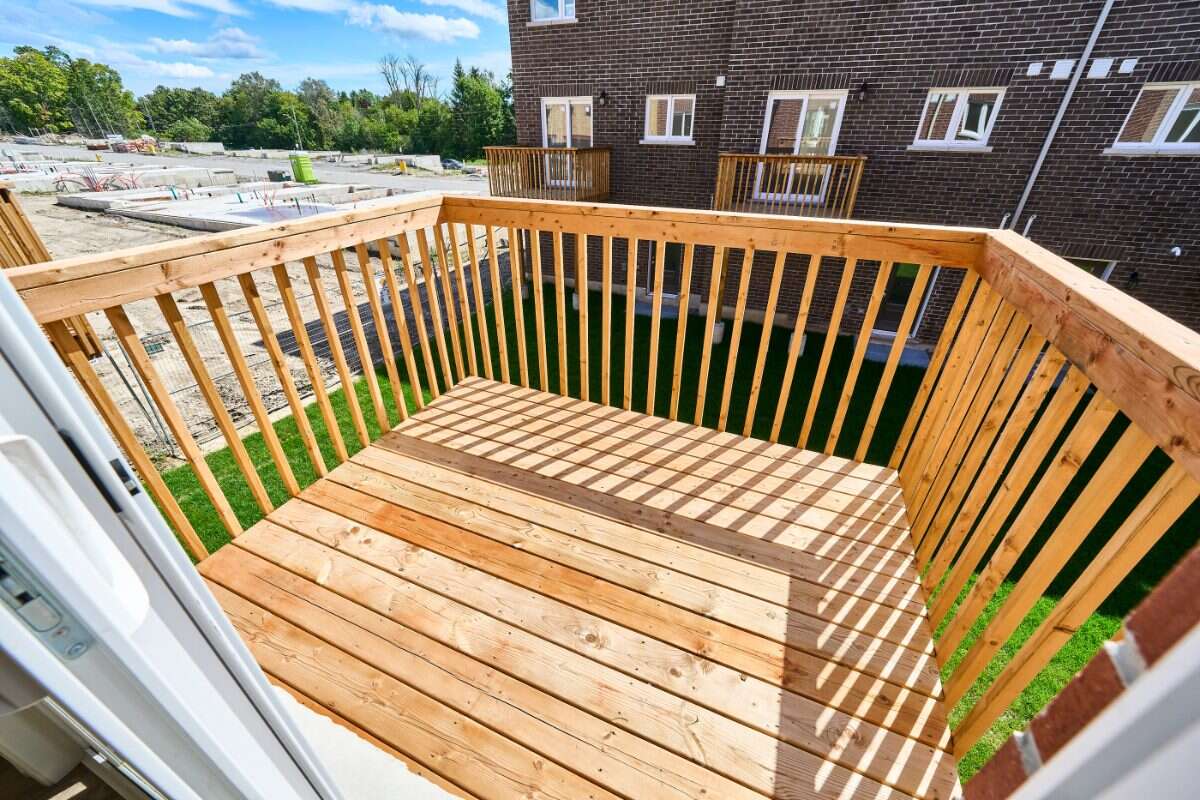 Move-In Ready 3-Bedroom End Unit in Newcastle