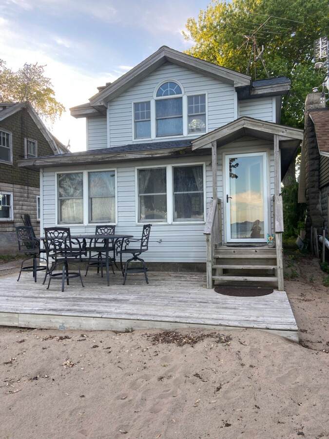 Waterfront Property / Cottage / House / Recreational Property / Revenue Property For Sale in Kingsville, ON - 1 bed, 1 bath