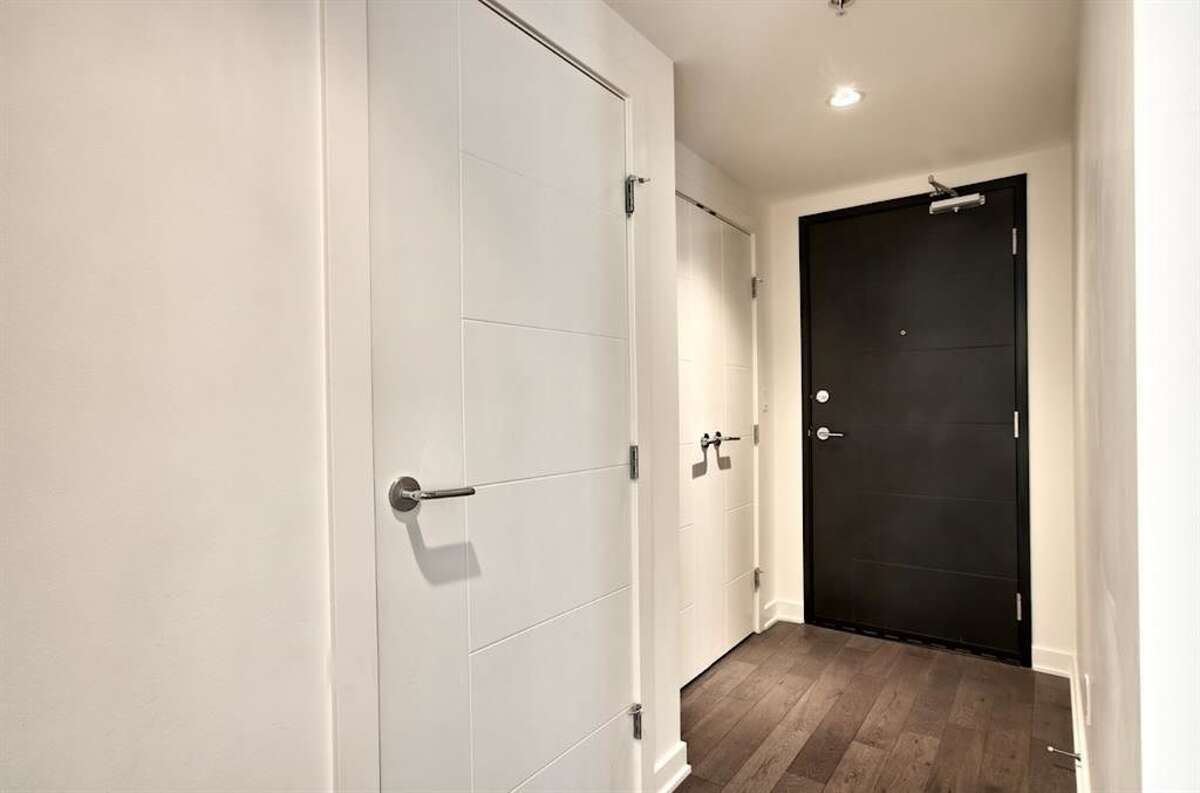 Condo / Apartment For Sale in Calgary, AB - 2 bed, 2 bath