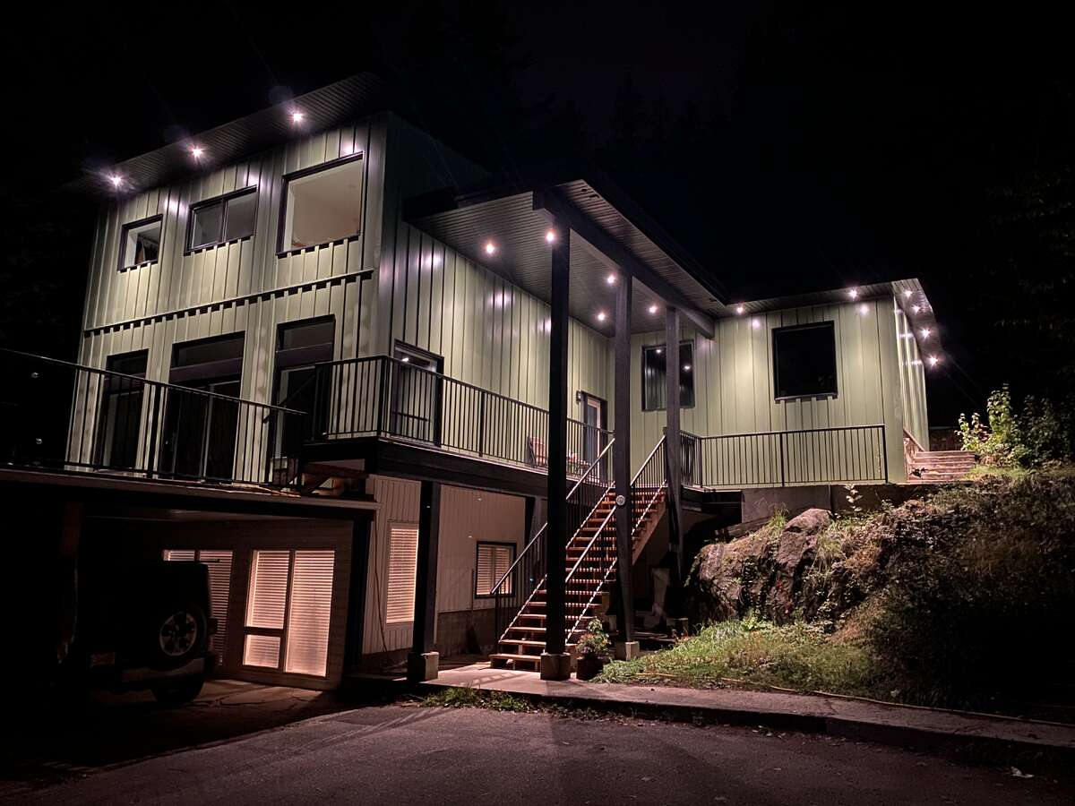 588 Alpine Lane East