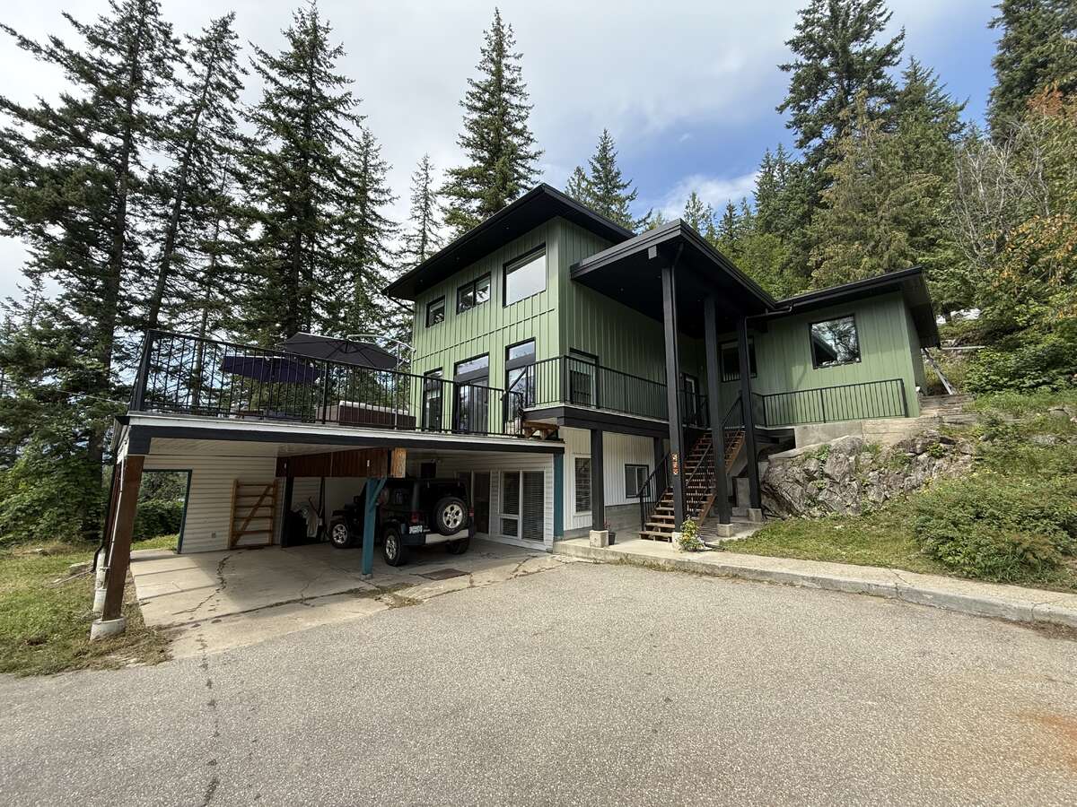 Welcome to 588 Alpine Lane East