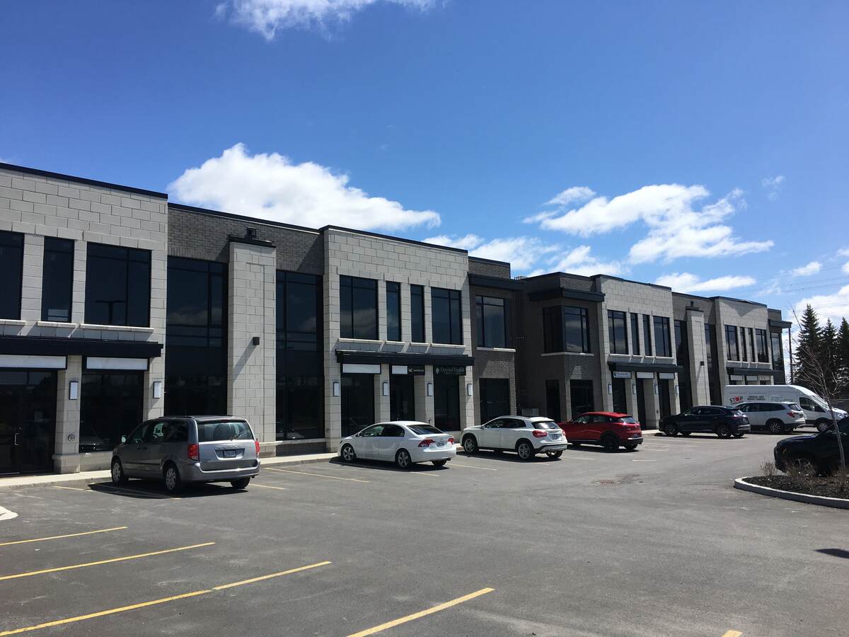 Commercial Space / Business For Sale in Ottawa, ON
