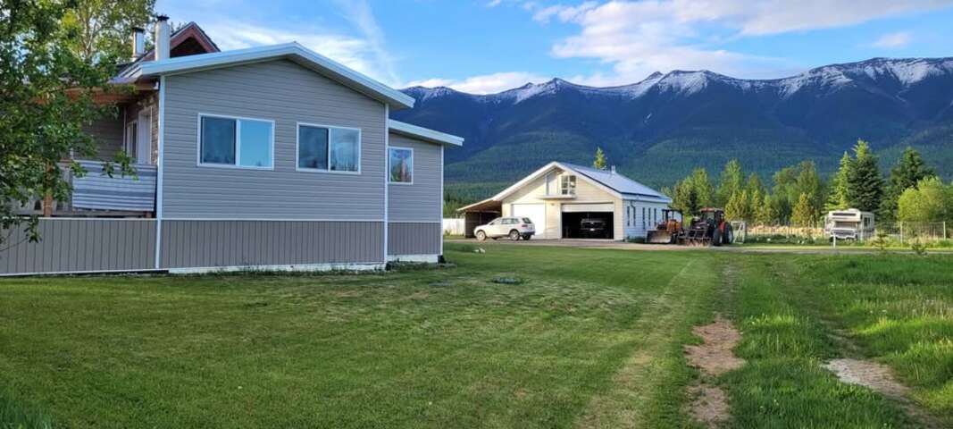 Hobby Farm with acreage
