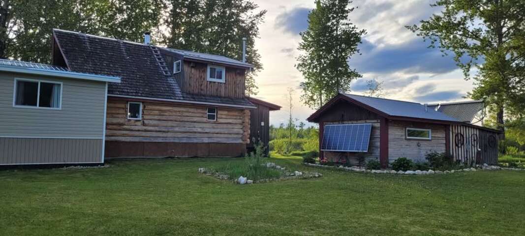 Hobby Farm with acreage